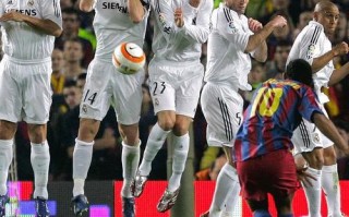 小罗技术技巧 五步学会罗纳尔迪尼奥花式足球组合技巧